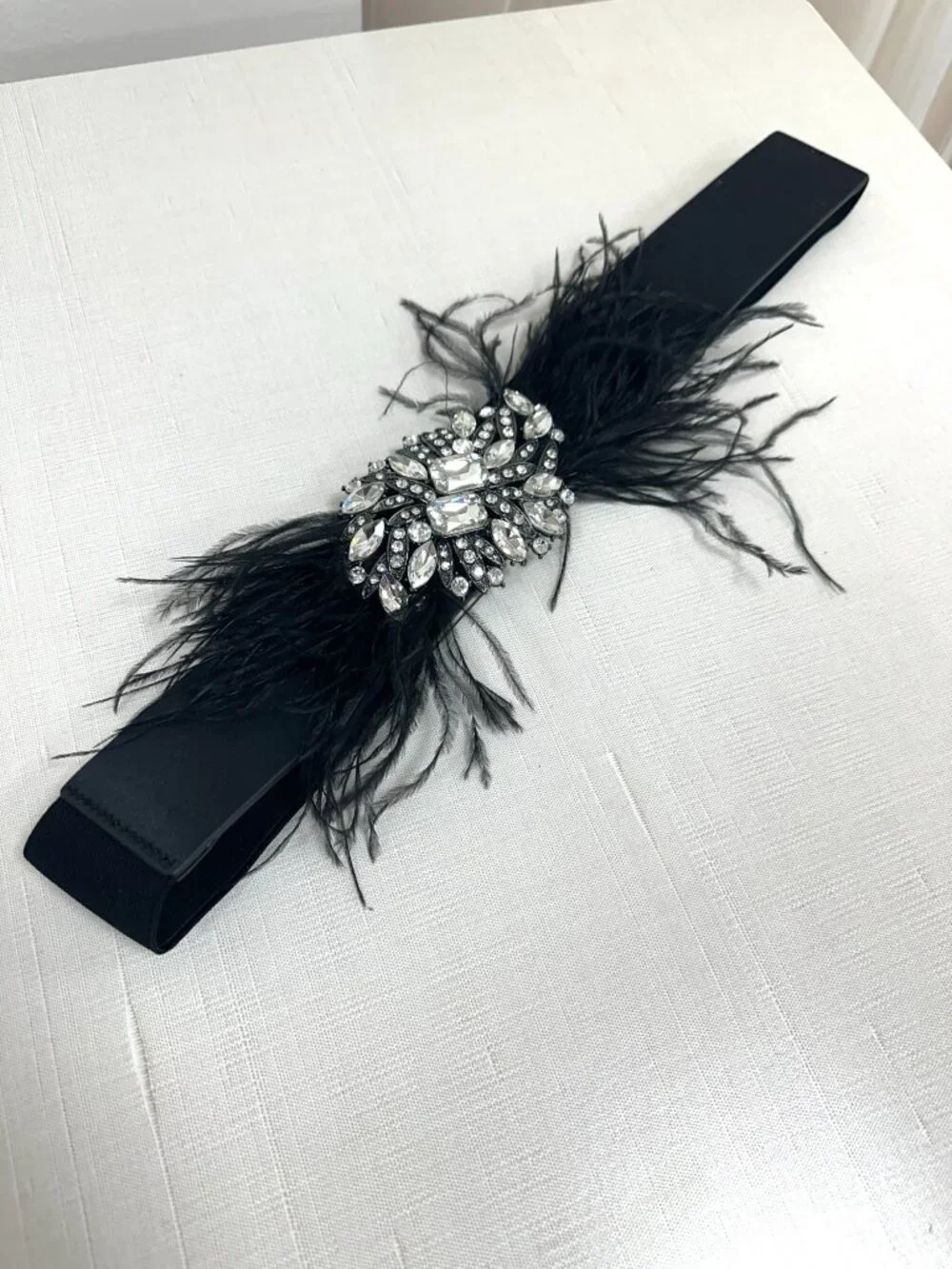Medium Black Crystal Feather Stretchy White House Black Market Belt